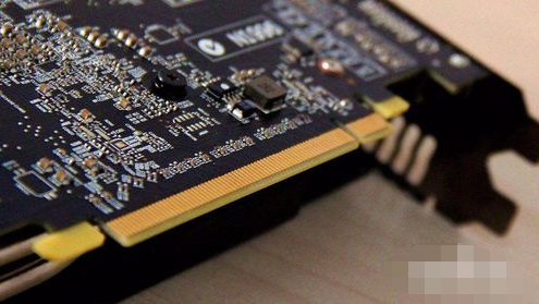 win10开机显示器没反应无信号(w10开机显示屏不亮怎么办)