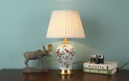 床头放台灯好还是壁灯好