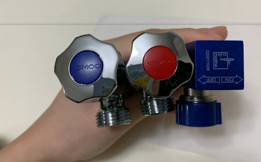 潜水艇角阀和九牧比哪个好潜水艇和九牧角阀对比评测(九牧和潜水艇角阀谁的好)