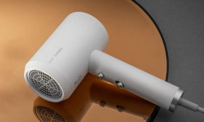 吹风机漏电家里全断电了