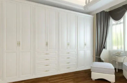 衣柜放什么防潮湿防霉衣柜的潮气哪来的(柜子受潮发霉怎么处理)