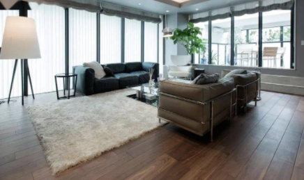 木地板有酸臭味是什么原因地板酸臭味怎么去除(木地板发酸臭)