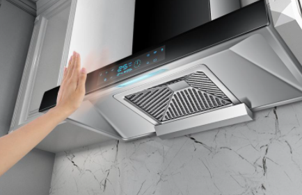 为什么打开时油烟机里面会响油烟机响声异常怎么办(油烟机打开的时候有声音)