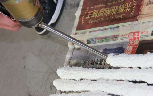 发泡胶能防水堵漏吗发泡胶里的甲醛多久能挥发完(发泡胶防水吗?)