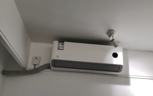 装空调加管子感觉被坑了怎么回事安装空调猫腻太多坑人怎么办(空调安装注意哪些细节)