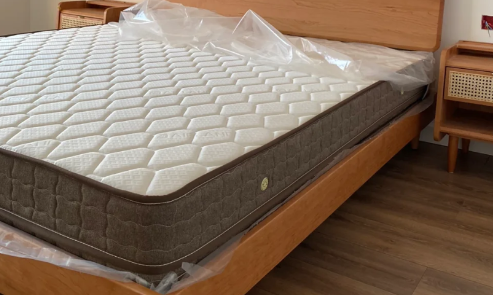 床垫气味太重可以睡吗床垫气味太重可以用水洗吗(床垫气味太重闻得头晕怎么办)