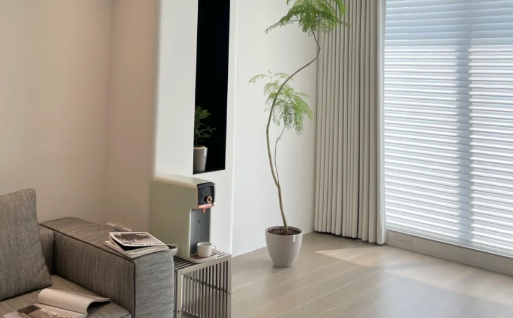 客厅浅灰好看还是米黄好看客厅颜色是暖色用什么地毯好看(客厅颜色刷什么颜色好)