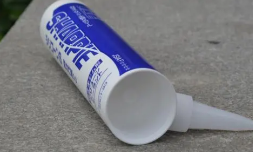 马桶胶没干就沾水了