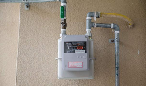 燃气热水器改管道麻烦吗电热水器换成天然气热水器需要改管道吗(燃气热水器燃气管道怎么走)