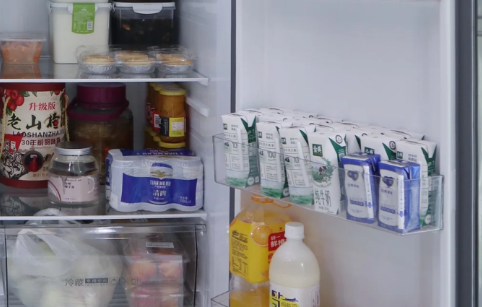 冰箱忘关门了一整天要多少电费冰箱忘关门了会造成哪一个部件损坏(冰箱门一晚上没关冰箱会坏吗)
