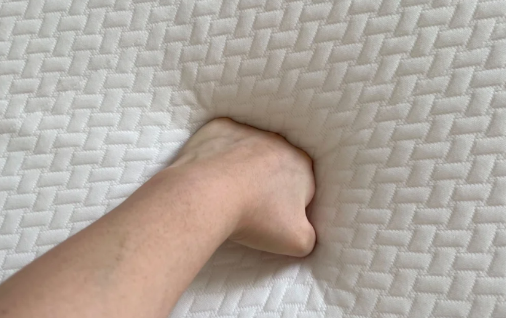 网上和实体店床垫价格差别大