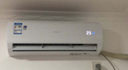 空调下面的板无法完全闭合