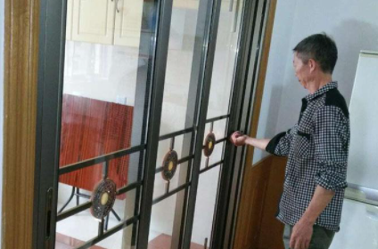 双层玻璃门怎么拆