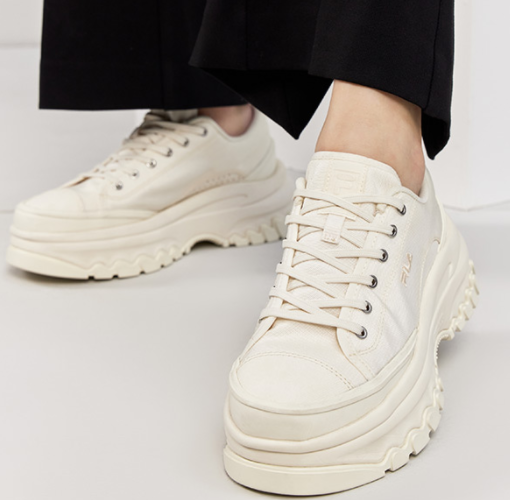 白色帆布鞋为什么会发黄