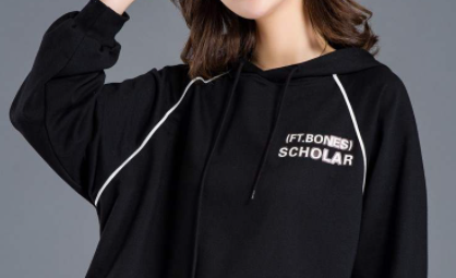 黑卫衣掉色发红怎么办黑色衣服掉成红色是质量问题吗(黑卫衣掉色后如何染色)