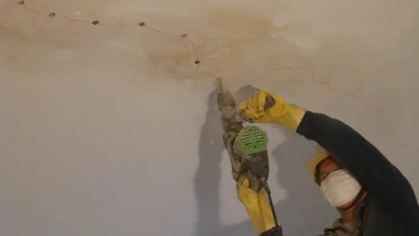 漏水打孔灌胶100多一斤合理吗打压注胶的防水方式有用吗(漏水钻孔注射胶水)