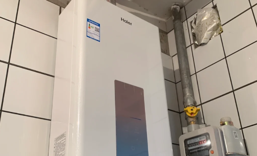 热水器安装时一定要水平吗热水器没装水平会不会有影响(安装热水器可以不打孔吗)