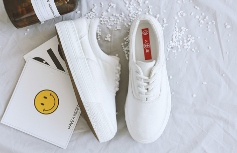 鞋子用漂白剂洗了发黄怎么弄