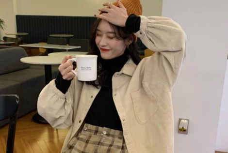 灯芯绒为什么会变黄灯芯绒洗了后变硬怎么办(灯芯绒洗完泛白怎么办)