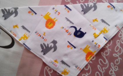 口水巾发黄发硬要更换吗