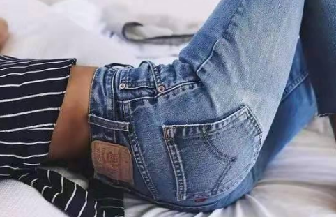 牛仔裤掉色是质量问题吗