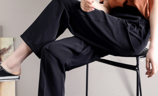 女西装裤配什么鞋子好看图片