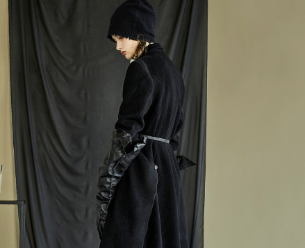 澳毛大衣容易皱吗