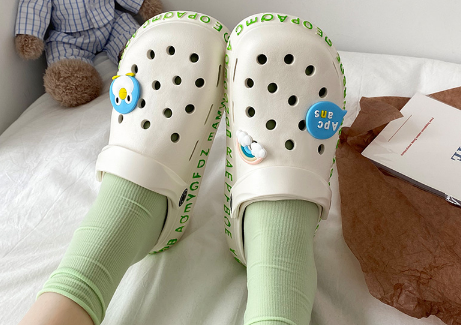 外穿拖鞋需要买大一码吗