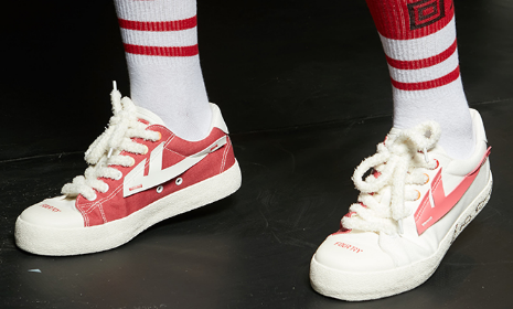 鞋子胶味太大是质量差吗?