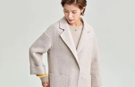 如何去除羊毛大衣上的毛球羊毛大衣起球不起球(羊毛大衣怎么去毛球)