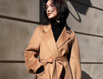 绵羊毛大衣买回来有味道正常吗绵羊毛大衣有股味道怎么办(羊毛大衣有气味正常吗)