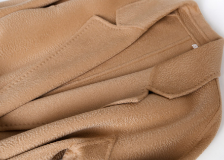 羊毛大衣有气味正常吗