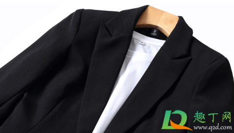 西装发亮是质量问题吗西装发亮不干净怎么清洗(西装穿久了发光用什么洗)