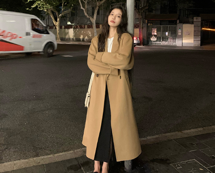 澳毛大衣黑色好看还是驼色