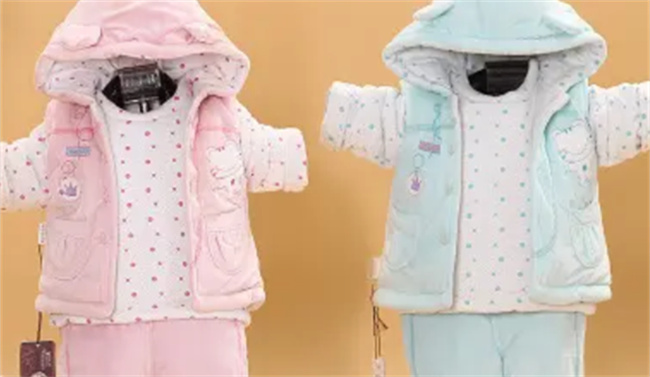 小宝宝可以穿羽绒服吗?