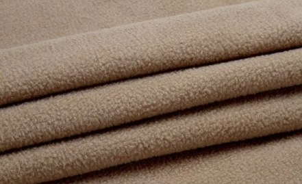 摇粒绒容易变形吗