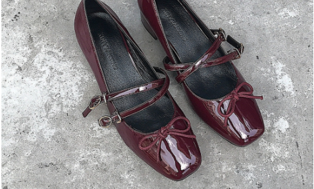 漆皮皮鞋划痕怎么修复