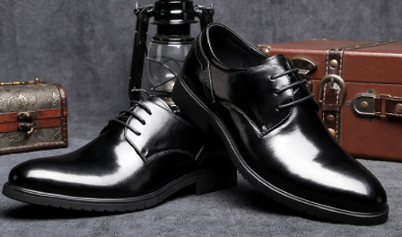 漆皮皮鞋划痕怎么修复