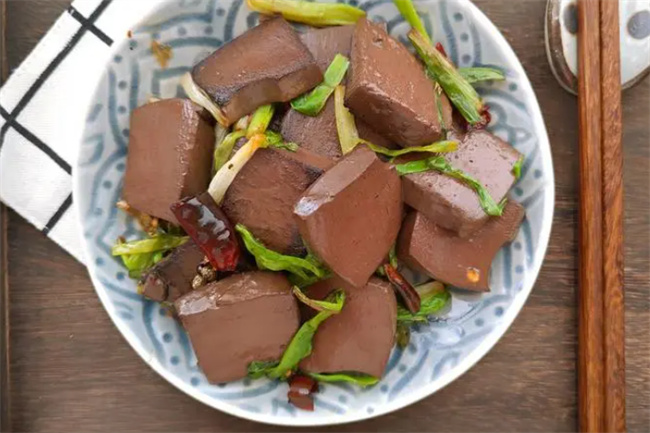 孕期可以吃鸭血不