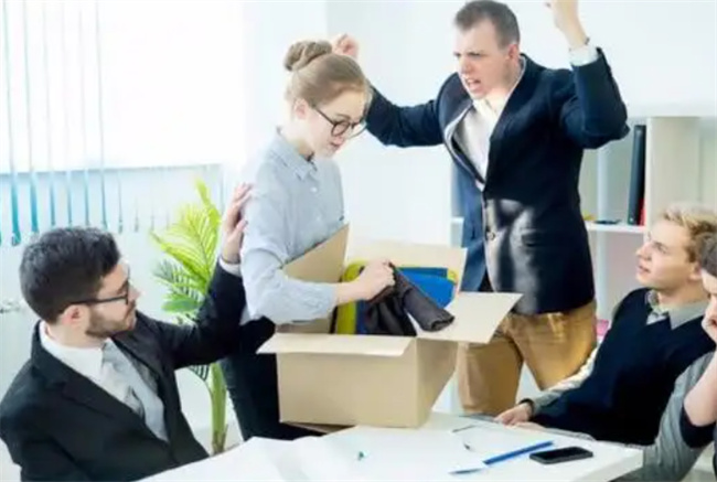 领导推卸责任怎么办推卸责任的领导不是好领导(怎样应对领导推卸责任)