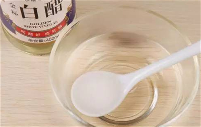 用白醋擦玻璃有腐蚀没
