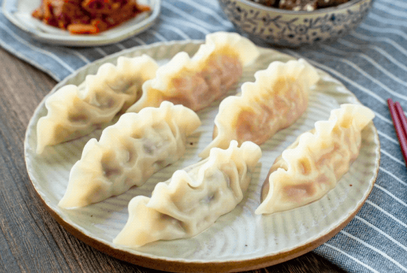 饺子怎么冷冻不会粘在一起饺子怎样放冰箱里不会粘在一起(饺子怎么冻不会黏在一起)