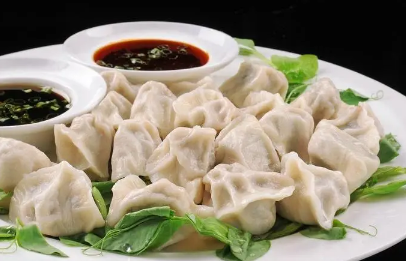 大年三十中午为什么吃饺子过年吃饺子有什么讲究(大年三十吃饺子是中午吃还是晚上吃)