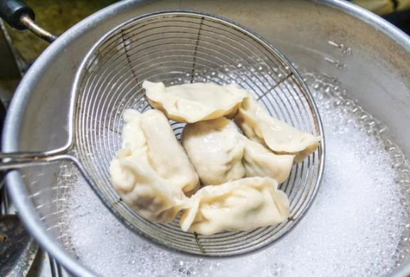 饺子煮至浮起是不是可以了
