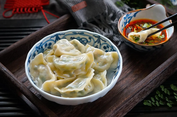 饺子浮起来还要煮多久饺子浮起来了还要煮几分钟(饺子煮至浮起是不是可以了)