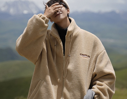 摇粒绒的衣服能不能贴身穿摇粒绒的衣服怎么样(摇粒绒外套容易脏吗)
