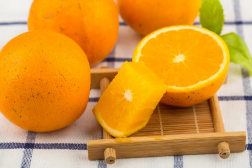 冰糖蒸橙子治寒咳还是热咳冰糖蒸橙子治哪种咳嗽(冰糖蒸橙子治咳嗽的做法的功效)