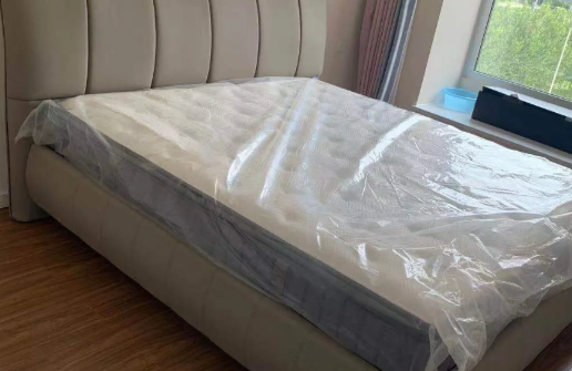 新床垫的塑料膜