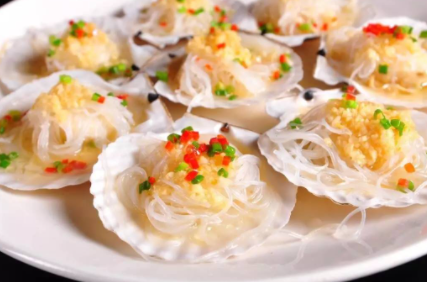吃扇贝喝啤酒会得痛风吗一顿海鲜啤酒会痛风么(吃海鲜扇贝可以喝啤酒吗)