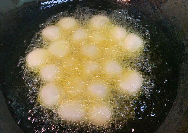 冻元宵可以直接油炸吗一个油炸元宵多少热量(冻元宵能油炸吗)